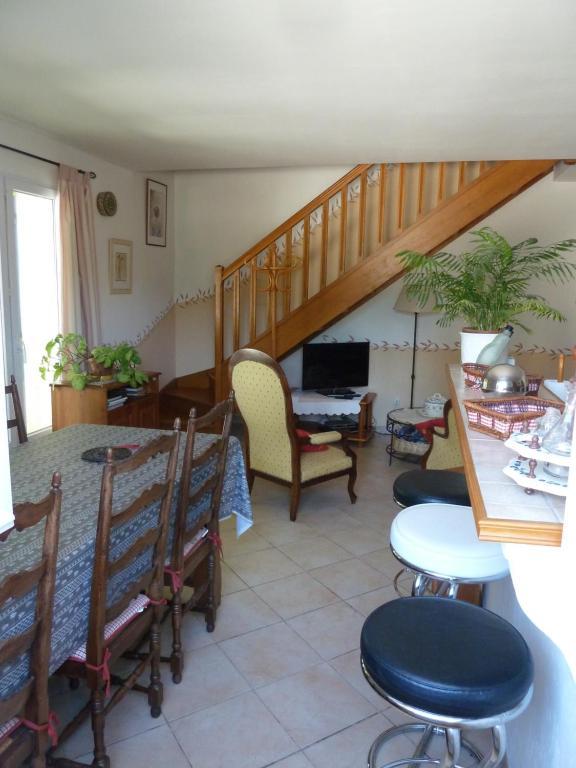 Bed and Breakfast Les Cigales Saint-Andiol Exterior foto
